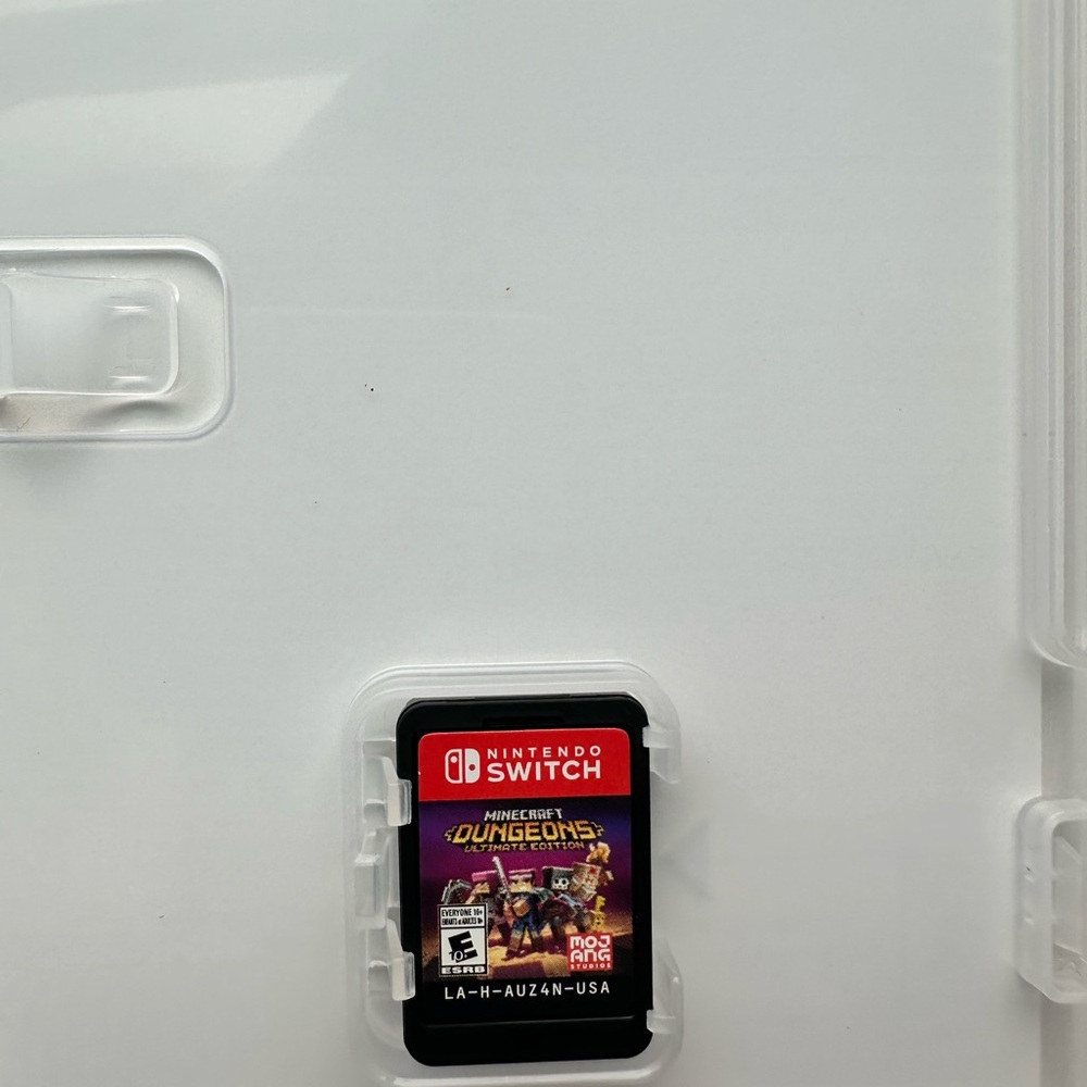 Minecraft Dungeons Ultimate Edition for Nintendo Switch - Multicolor - Picture 2 of 3